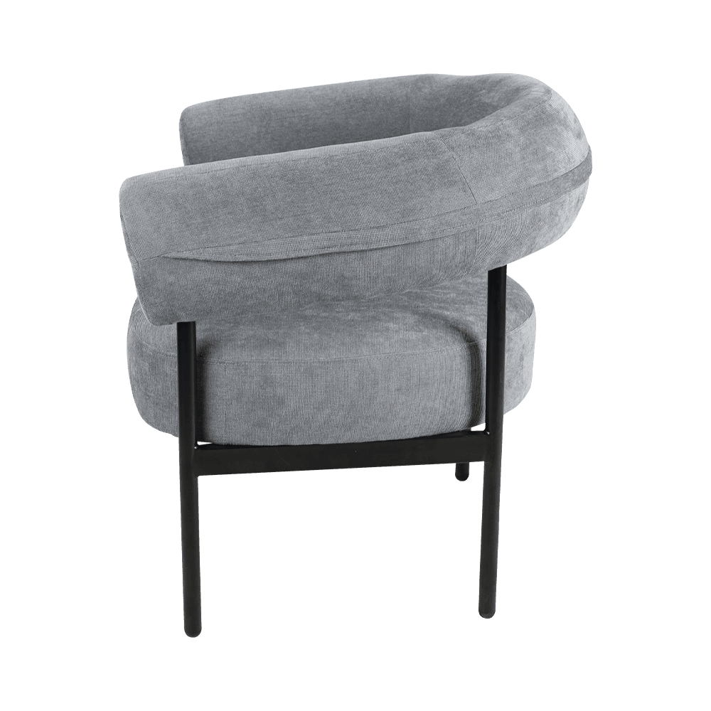 Salonaka sa sivim metalnim salonom